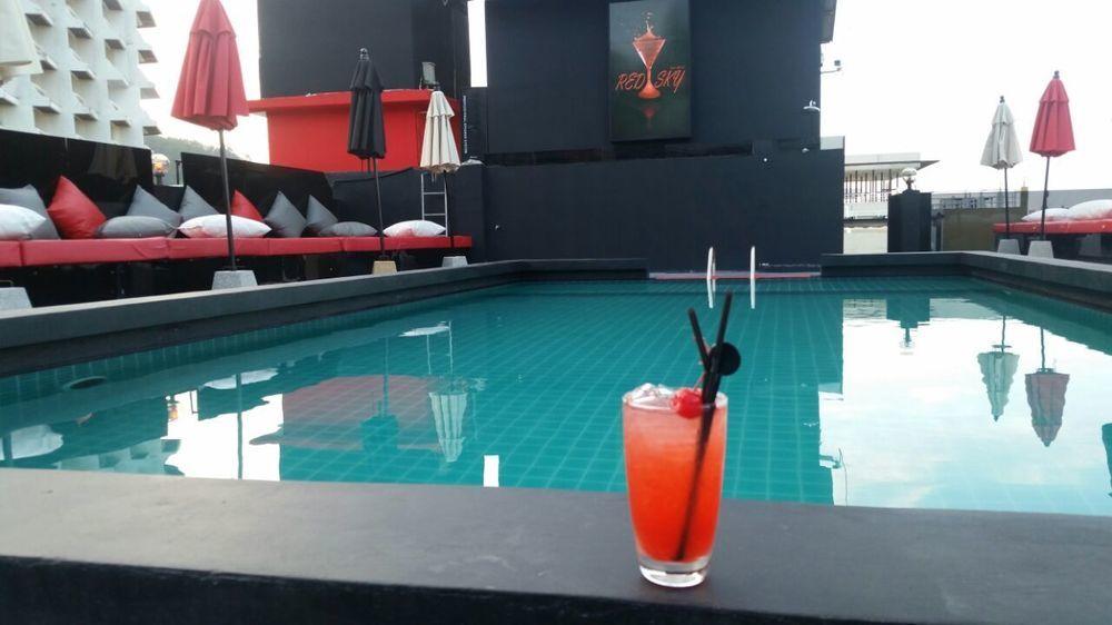 Sharaya Patong Hotel Exterior photo
