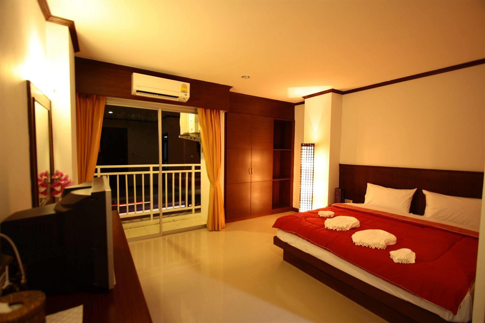 Sharaya Patong Hotel Exterior photo