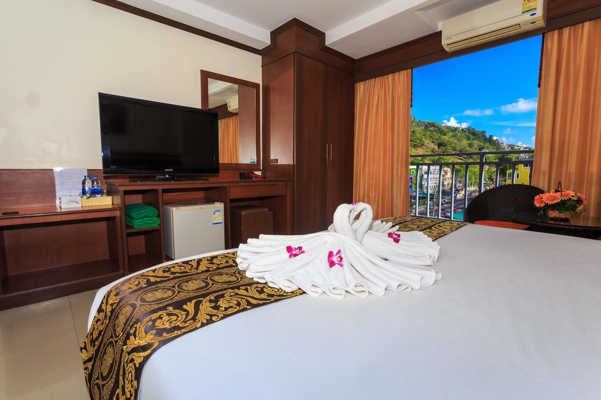 Sharaya Patong Hotel Exterior photo