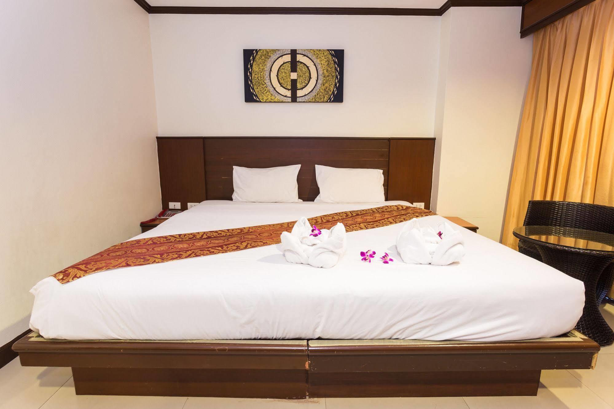 Sharaya Patong Hotel Exterior photo