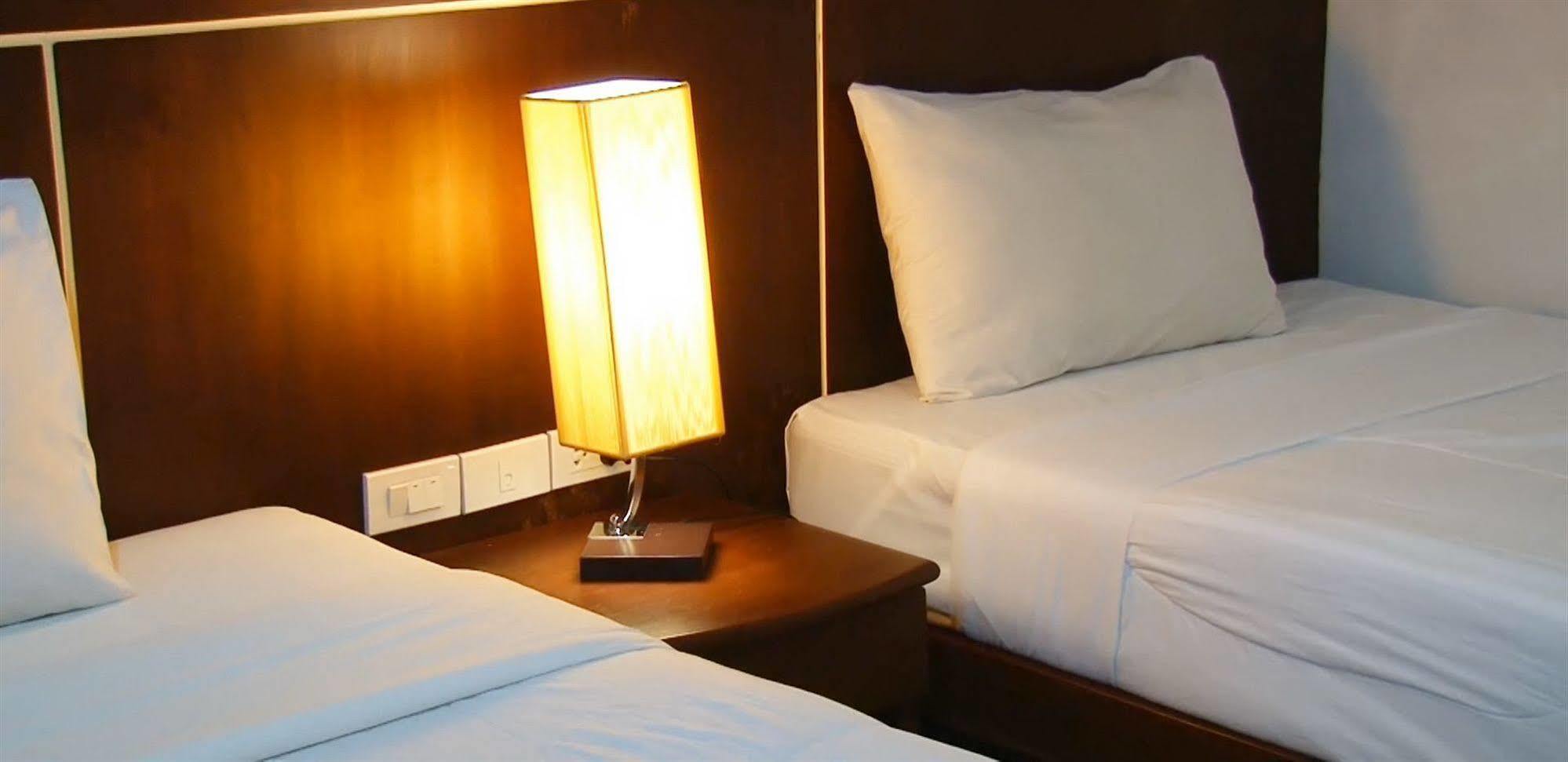 Sharaya Patong Hotel Exterior photo